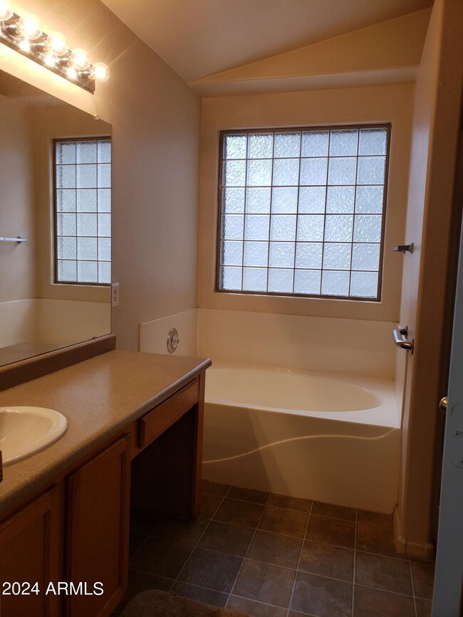 Building Photo - 8624 N 68th Dr