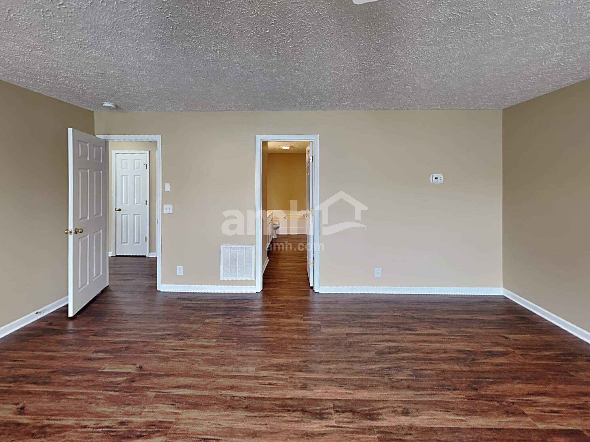 Building Photo - 3055 Hidden Creek Dr