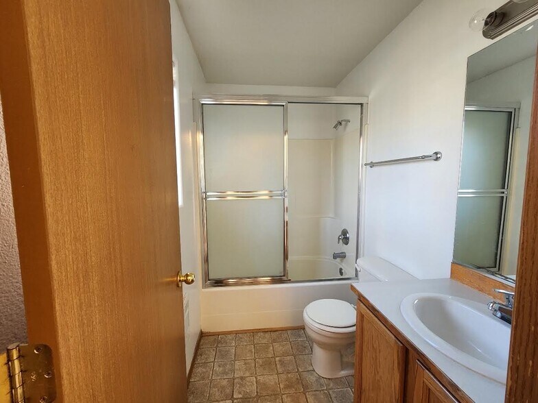 Building Photo - 311 N Handy St