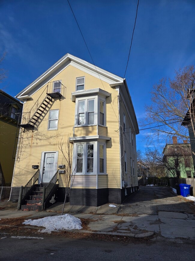 Building Photo - 85 Wood St