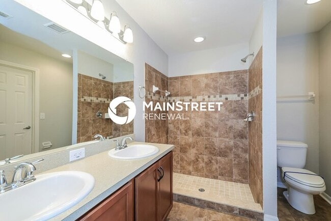 Building Photo - 4 Bedroom Pet-Friendly Home in MULBERRY, FL with Main Street Renewal