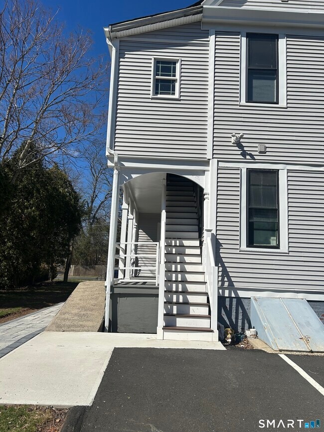 Building Photo - 242 S Main St