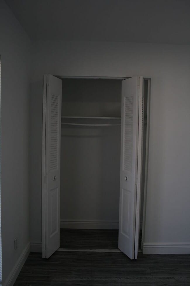Building Photo - Charming Home in a Prime Location – Update...