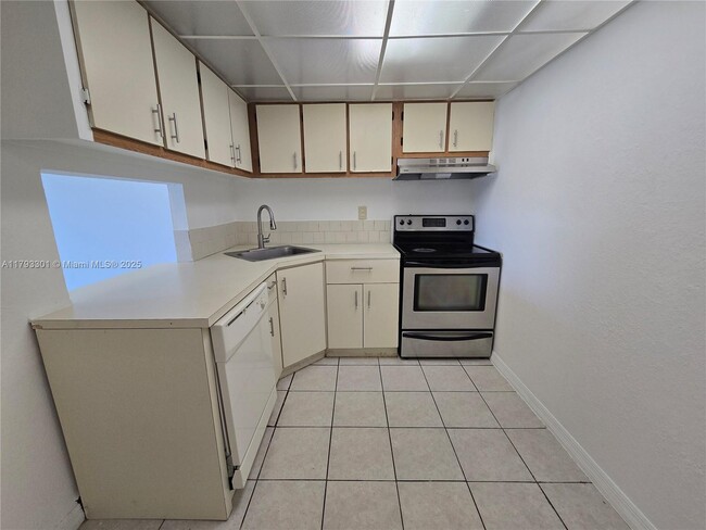Building Photo - 4550 NW 9th St