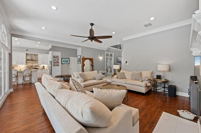 Building Photo - 4619 Breezy Point Dr