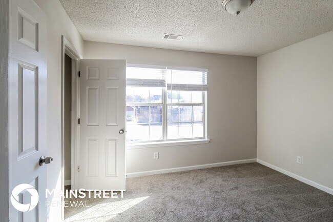 Building Photo - 5823 Waggoner Walk