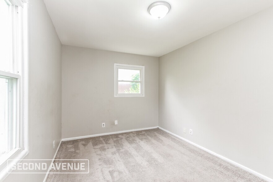 Building Photo - 3728 N Brentwood Ave