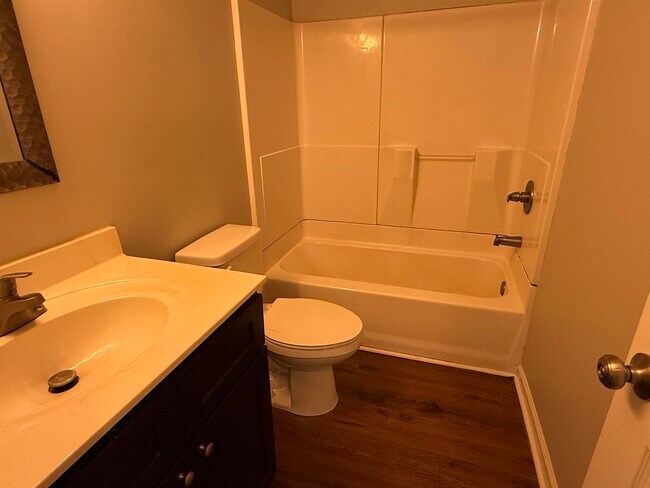 Building Photo - 653 Tupelo Ln