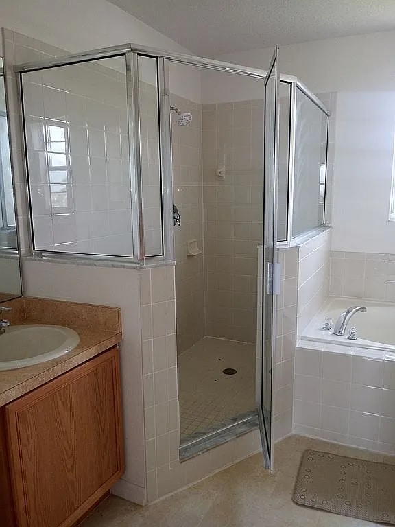 Building Photo - 148 Columbia Dr