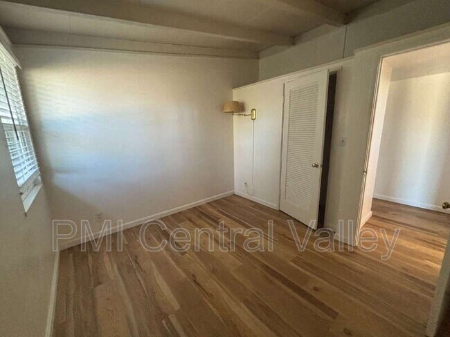 Building Photo - 944 Bridgewood Way