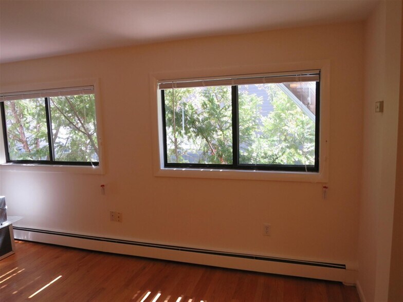 Building Photo - 61 6th St