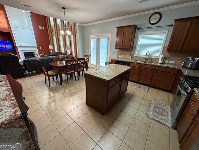 Building Photo - 1684 Lancaster Creek Cir SW