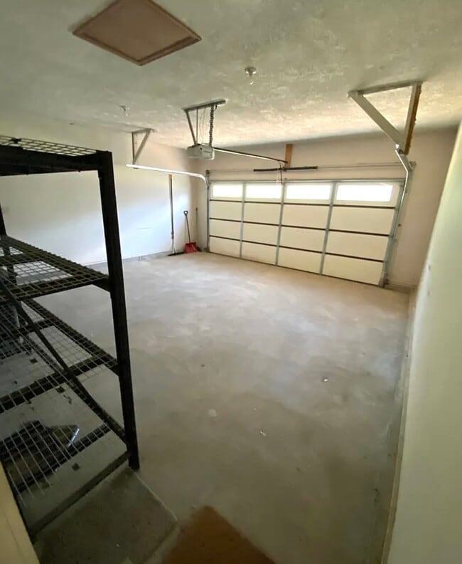 Building Photo - 3101 E Stoll Rd