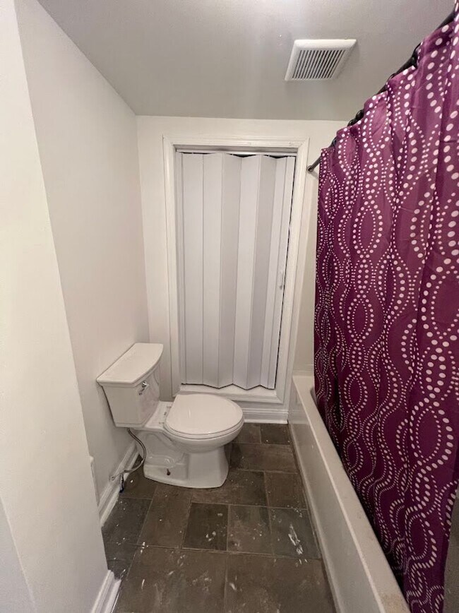 Building Photo - 1524 1/2 Centre Avenue