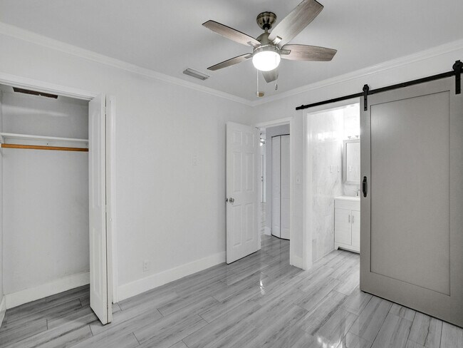 Building Photo - 601 NE 59th Ct