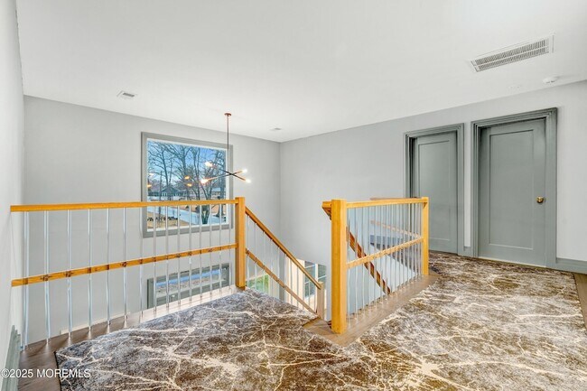 Building Photo - 450 Wells Ave