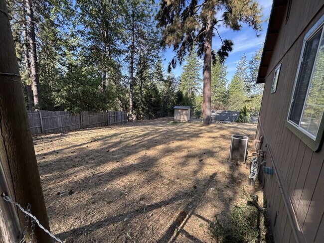 Building Photo - Freshly remodeled home in Pleasant Valley with private yard for rent!