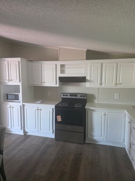 Building Photo - 1311 Knotty Elm Loop