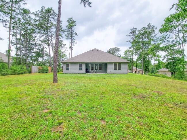 Building Photo - BEAUTIFUL 4 BEDROOM 2 BATH HOME WITH ALL THE UPGRADES ON 1 ACRE LOT IN NEW WAVERLY, TEXAS