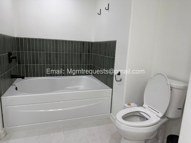Building Photo - 3321 Watermarke Pl