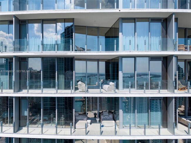 Building Photo - 300 Biscayne Blvd Way