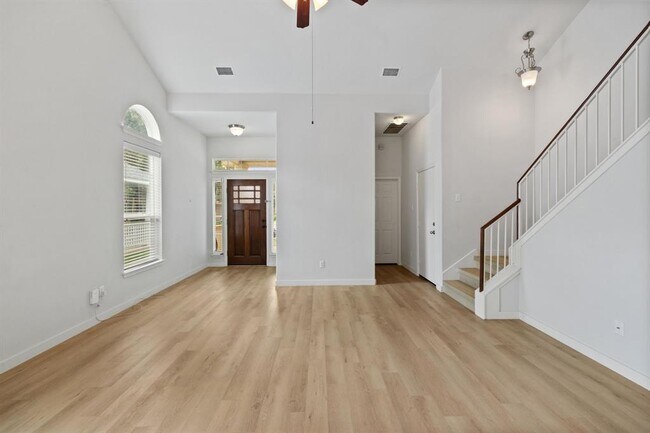 Building Photo - 1708 Rockland Dr