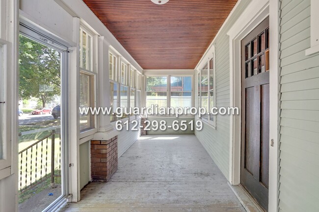 Building Photo - 1612 W Minnehaha Ave