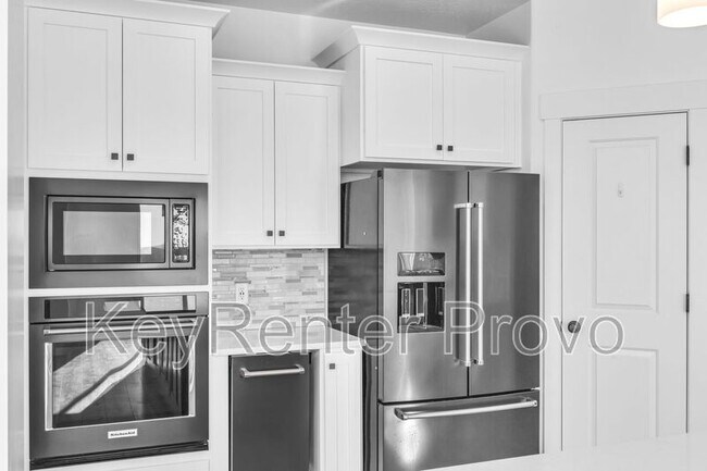 Building Photo - 275 N 600 W