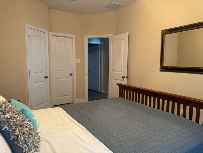 Building Photo - 517 Whittmen Ave