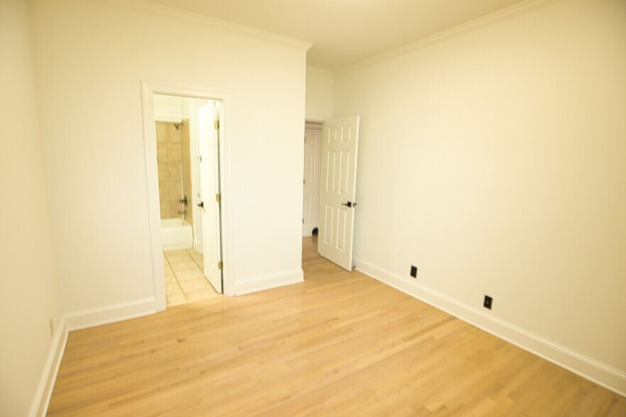 Building Photo - 3097 Hudson Way