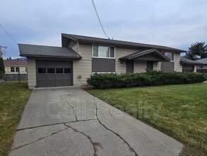 Building Photo - 3324 S Raymond Cir