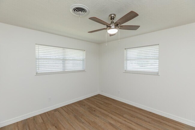 Building Photo - 1212 Irving St