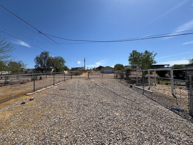 Building Photo - Spacious Corner Lot in Topock, AZ