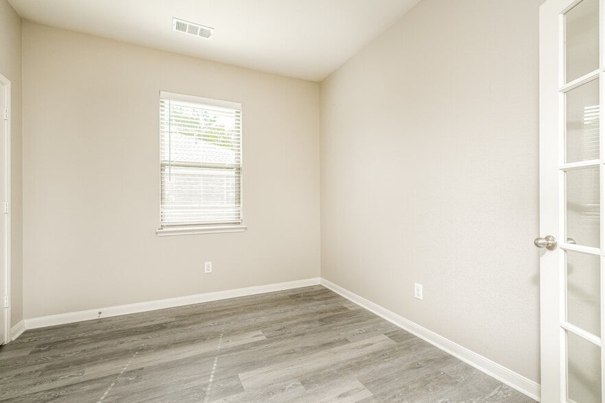 Building Photo - 1403 Park Trails Blvd