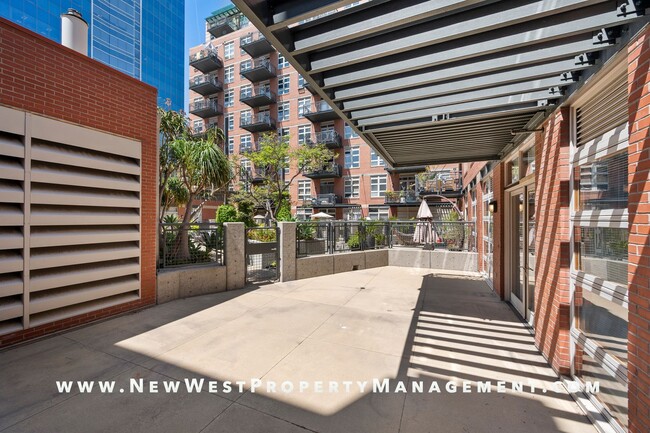 Building Photo - Expansive East Village loft at Parkloft, a...