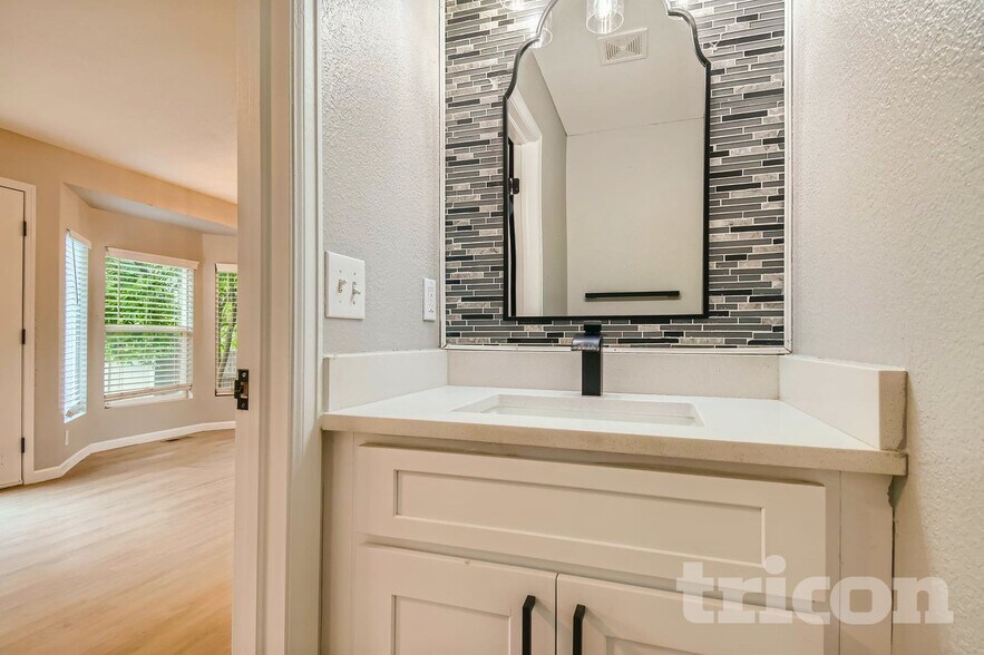 Building Photo - 2175 E 97th Dr