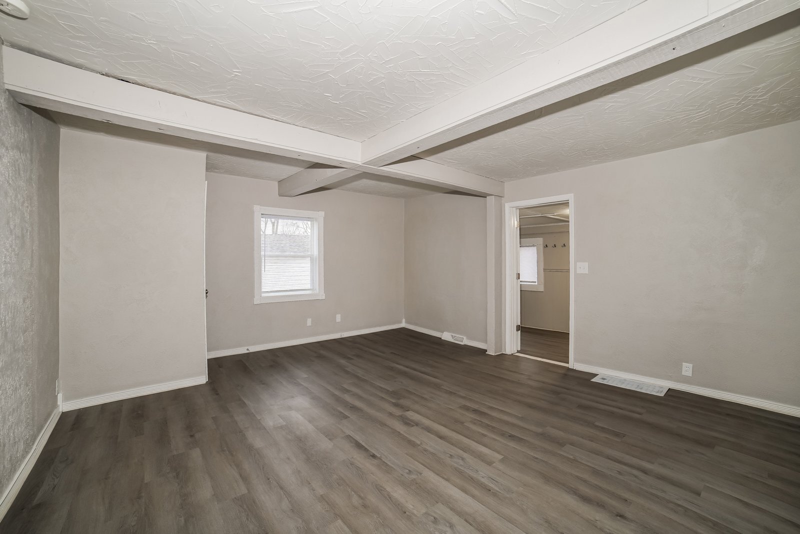 Building Photo - 500 Scenic Park Dr