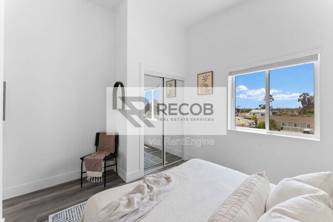 Building Photo - 2722 Nye St