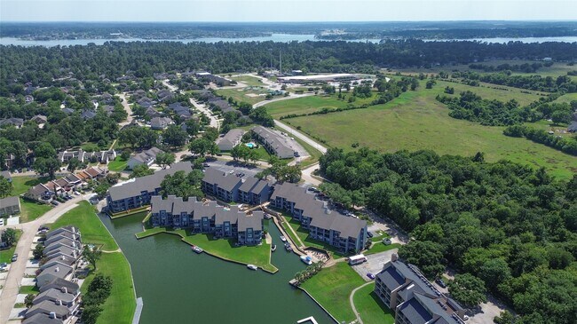 Building Photo - 12500 Melville Dr