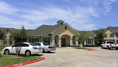 Building Photo - Country Lane