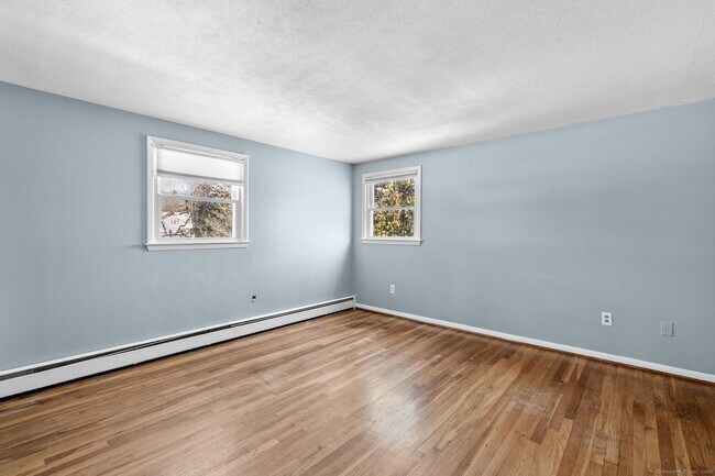 Building Photo - 8 Kings Rd