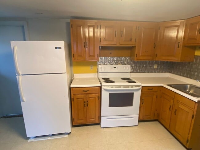 Building Photo - 2 Chapel St