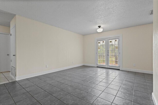 Building Photo - 601 Rucker St