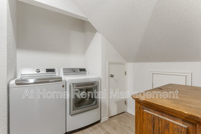 Building Photo - 1220 Renaissance Dr