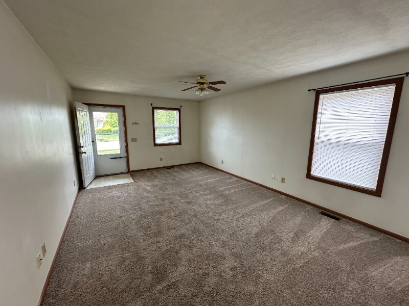 Building Photo - 219b-219 Robb Ave