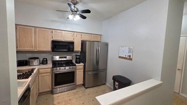 Building Photo - 237 Camel Bend Ct