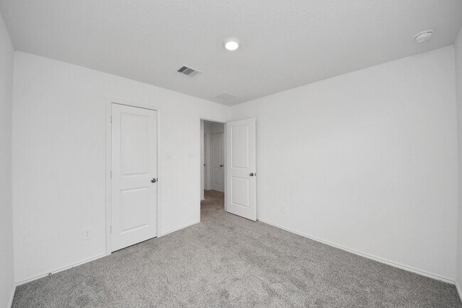 Building Photo - 31303 Heddington Ln