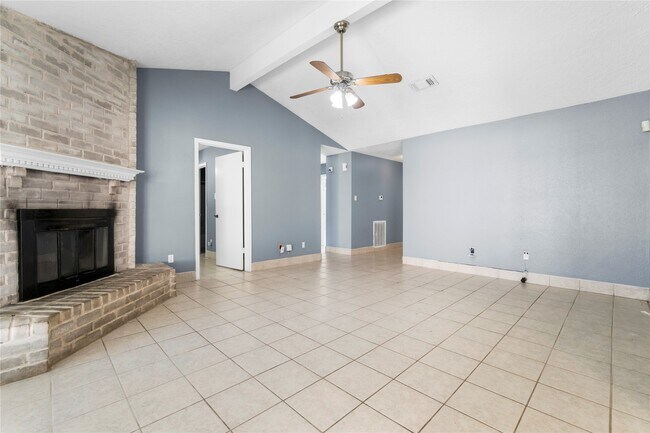 Building Photo - 23202 Summergate Dr