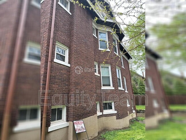 Building Photo - 2581 Madison Rd