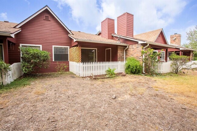 Building Photo - 1601 Faro Dr